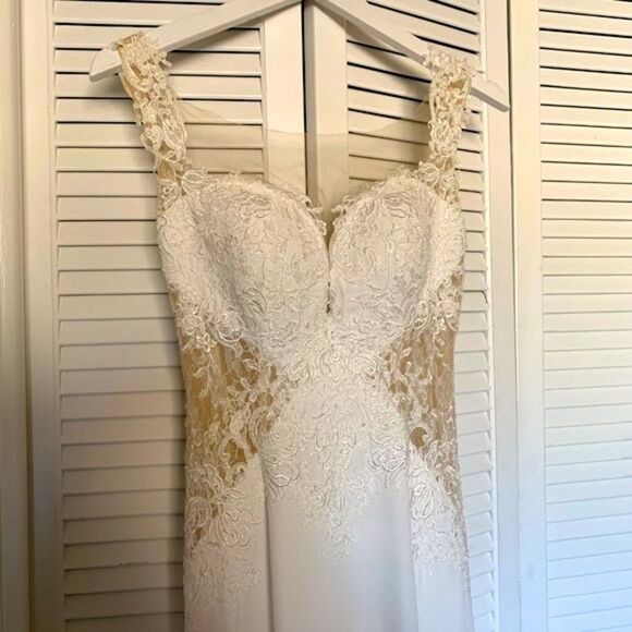 Sz 2 Wedding dress - Picture 3 of 16